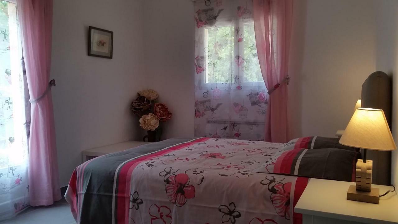 Villa Mylena Jouques Esterno foto
